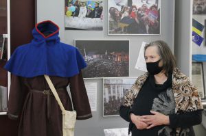 Буремні події —  у документальній експозиції